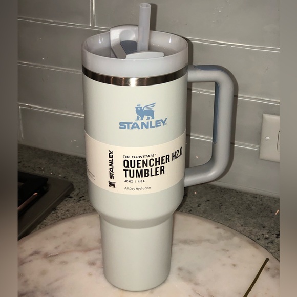✨NWT✨ Stanley Quencher H2.0 FlowState Tumbler 40oz (Fog) - Picture 4 of 17